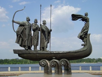 Пам`ятник засновникам Києва