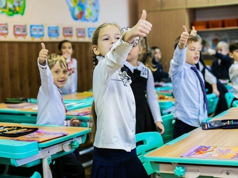 Уряд виділив більше мільярда гривень на закупівлю комп’ютерів та парт для шкіл