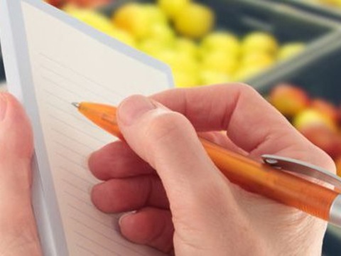 Майже мінімальна зарплата. Скільки грошей українці витрачають на їжу щомісяця