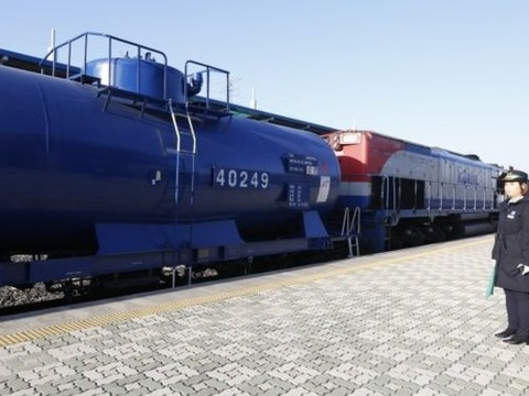 Вперше за 10 років потяг з Південної Кореї перетнув кордон з КНДР