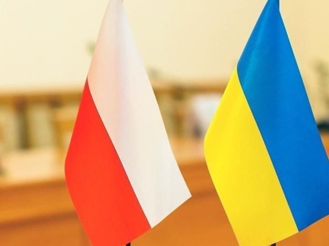 У Польщі наголосили на труднощі в області історичного діалогу з Україною