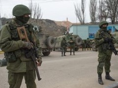 Кримські татари прорвали блокаду української в/ч у Феодосії і привезли солдатам продукти