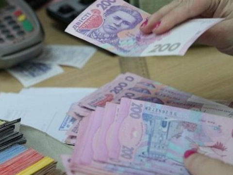 На скільки зросли зарплати в Україні