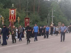 Хресну ходу за мир організували політики — священик УПЦ-КП