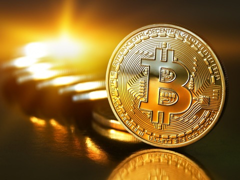 Експерт: Bitcoin — це нищівна для довкілля фінансова піраміда