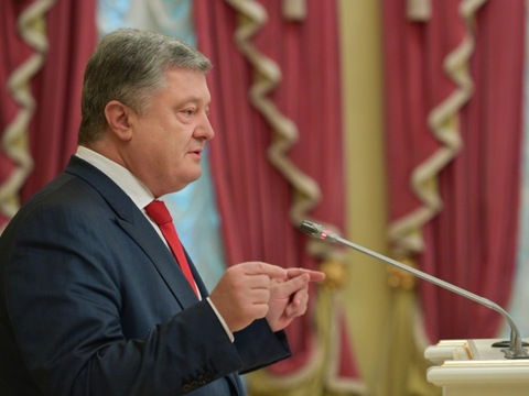Це сама сутність нашої ідентичності: Порошенко привітав прийняття законопроекту про мову