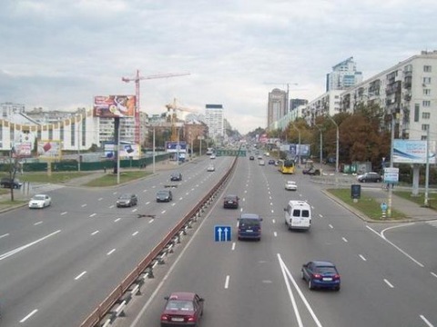 КМДА дозволила їздити зі швидкістю 80 км/год на 17 вулицях Києва