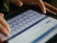 На Херсонщині кіберполіція викрила шахраїв, які у «ВКонтакте» ошукали більше 100 громадян