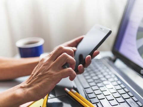 Вчені розповіли про шкоду смартфонів і комп’ютерів для мозку