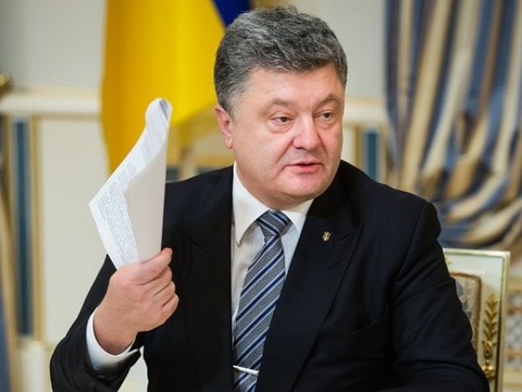 Порошенко не підписав нову редакцію закону про дипломатичну службу