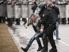 У Білорусі затримали щонайменше 25 журналістів