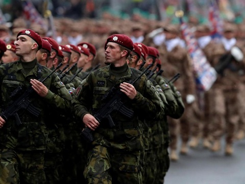 Чехія військовим парадом відзначила 100-річчя державності
