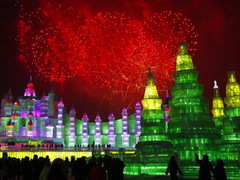 Самые феерические творения из льда и снега