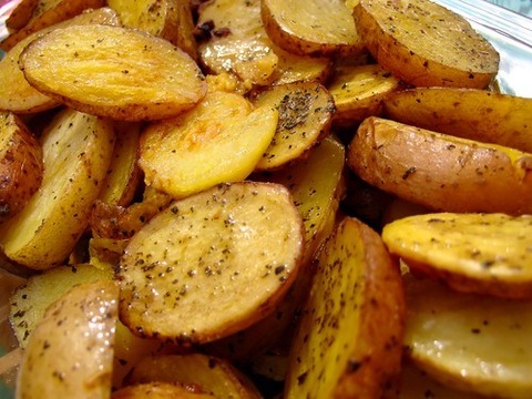5 продуктів, які можуть зіпсувати жінкам здоров’я і зовнішність