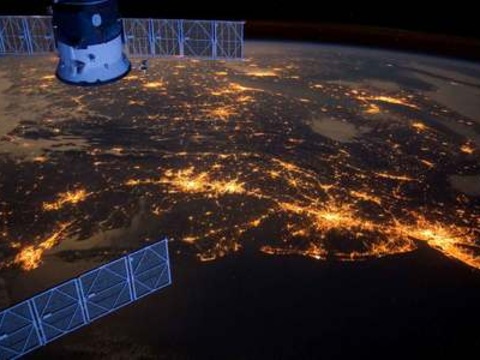 Американський астронавт сфотографував вечірній Київ з космосу