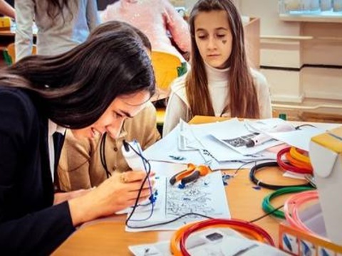 У київській гімназії відкрили мережу сучасних хабів