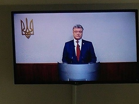 Суд достроково припинив допит Порошенка через питання захисту, які не стосувалися справи