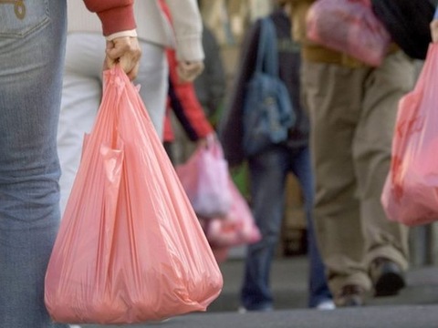 Цифра шокує: скільки пластикових пакетів за рік використовують у світі