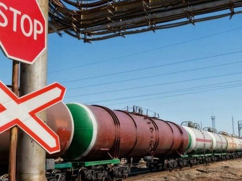 Білорусь призупинила експорт нафтопродуктів з 1 січня
