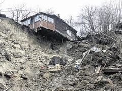 В Киеве один за другим случаются оползни