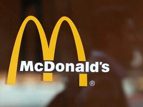 У McDonald’s з’являться паперові соломинки