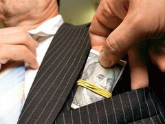 Українські корупціонери поширили свою діяльність на 41 країну