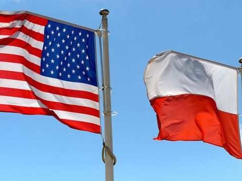 Польща підписала новий 24-річний контракт на поставку газу зі США