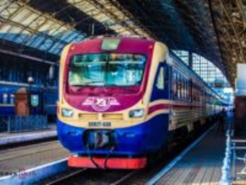 «Укрзалізниця» проголосила кінець епохи лінолеуму та червоних доріжок у потягах