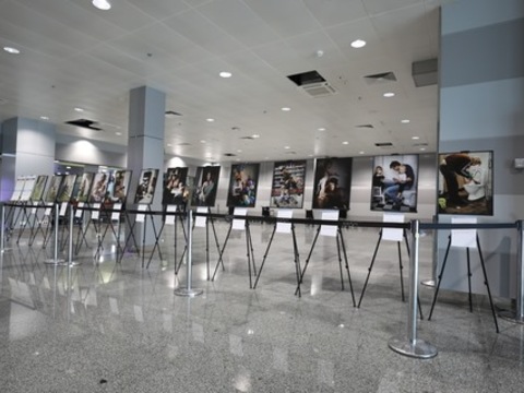 У Борисполі до 13 вересня триває фотовиставка «Шведські татусі»