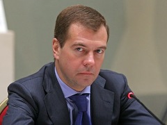 Медведєв заявив, що Росія перенесе західні санкції