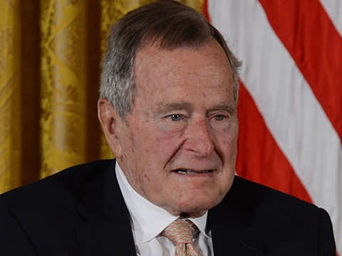 Помер сорок перший президент США Джордж Буш-старший