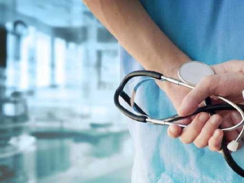 Лікарям можуть різко збільшити зарплати