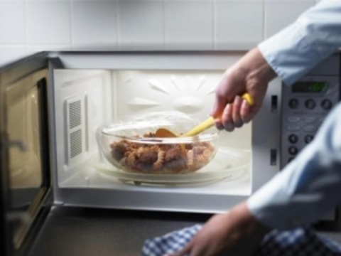 5 продуктів, які стають небезпечними при розігріванні