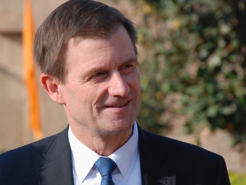 Заступник Помпео відвідає Україну