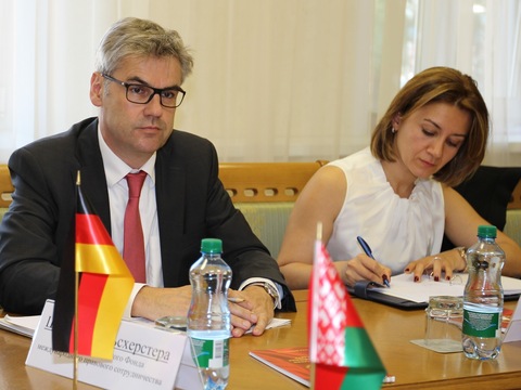 Міжнародні нотаріуси пропонують об’єднати зусилля