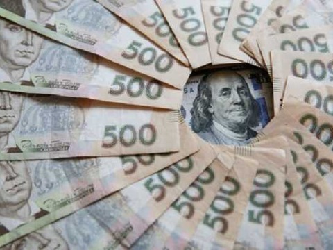 Україні слід відмовлятися від долара — Нацбанк