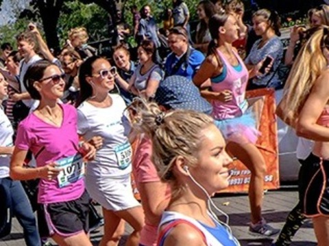 Легкоатлетичний пробіг серед жінок «Run like a girl»