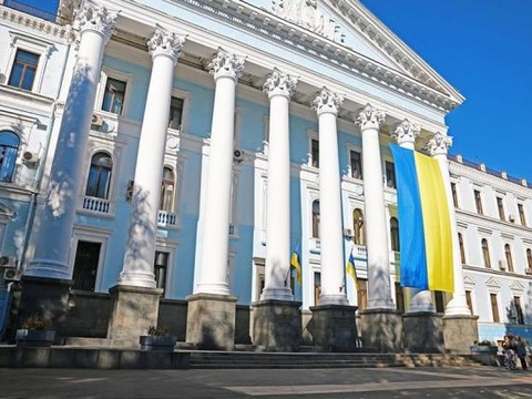 З нового року 8 міністерств повинні набрати експертів у нові директорати