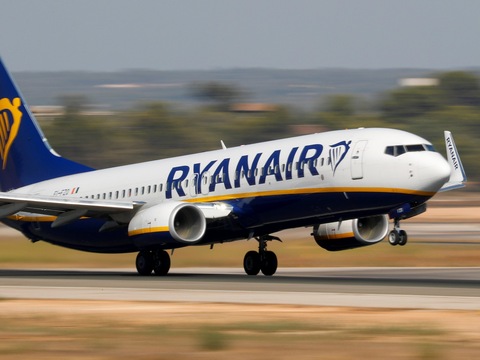 Ryanair скасував 150 рейсів через страйк у Німеччині і попередив про звільнення