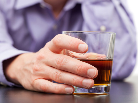 Лікарі, юристи та вчителі частіше вживають алкоголь