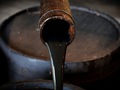 Нафта дорожчає через зниження запасів у США