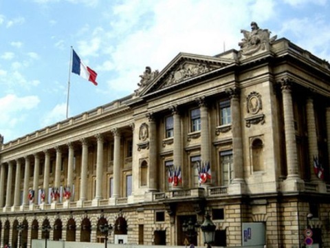 Уряд Франції продовжить пенсійну реформу попри масові протести в країні