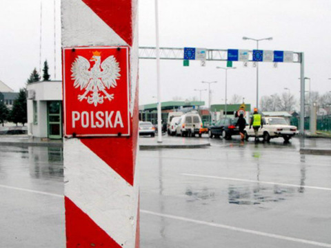 Польща закрила кордони до 13 квітня
